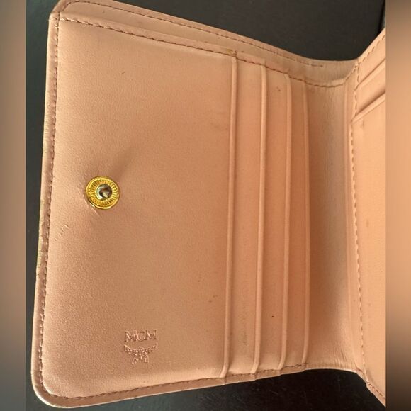 MCM Mini Rabbit Zip Around Wallet in Visetos Beige - Picture 10 of 10